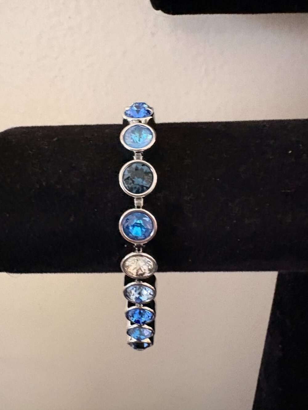 Touchstone Crystal Rain Ice Bracelet, new in box. - Picture 6 of 8